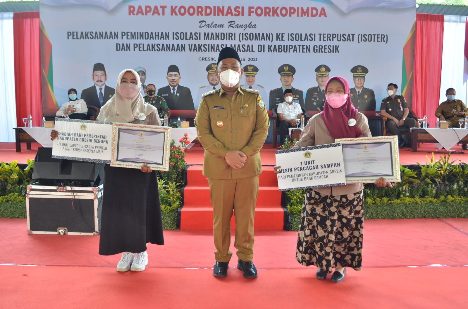 Berikan Reward Untuk Bank Sampah, Bupati Komit akan Kurangi penggunaan Sampah Plastik