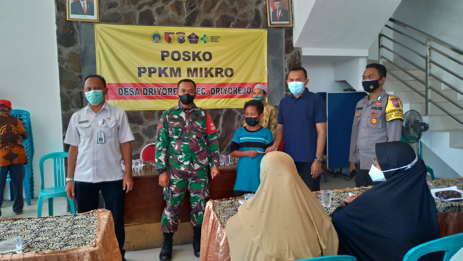 Polisi Santuni Puluhan Janda dan Yatim Piatu di Gresik