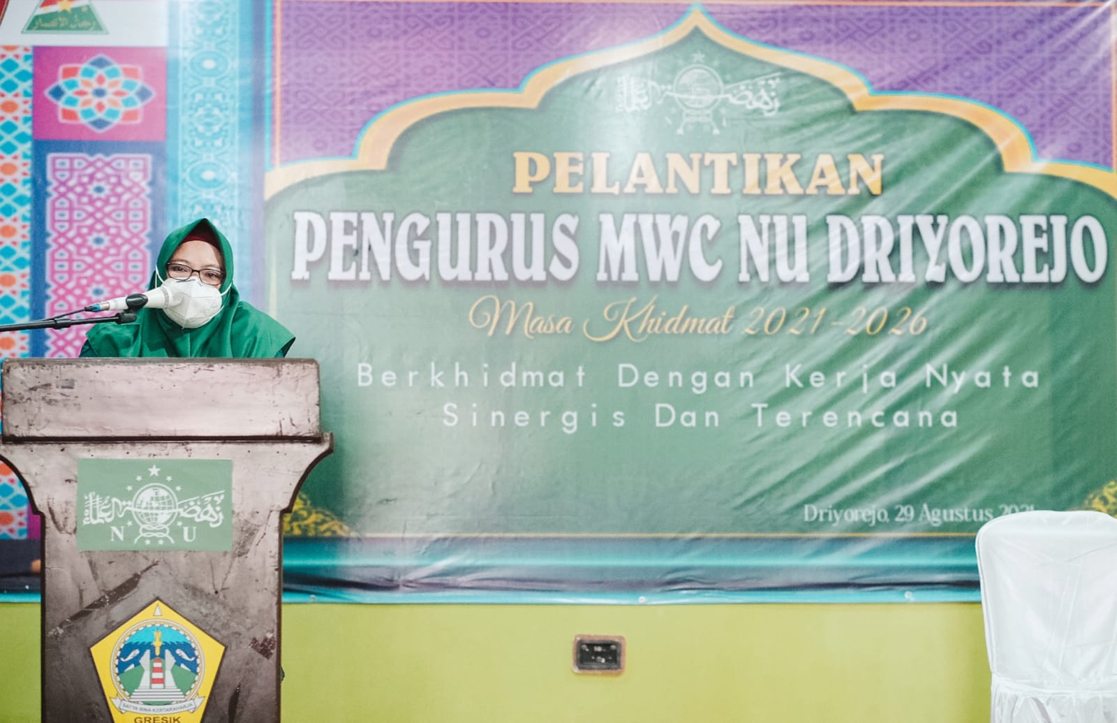 Hadiri Pelantikan MWC NU Driyorejo, Wabup Gresik Bagikan Masker