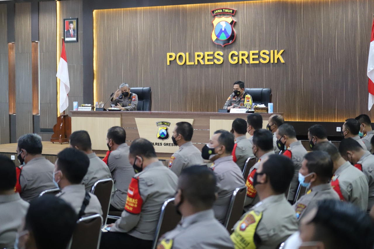 Polda Jatim Tingkatkan Bhabinkamtibmas Polres Gresik Guna Mengawal Masyarakat Dari Masa Pademi Menuju Edemi