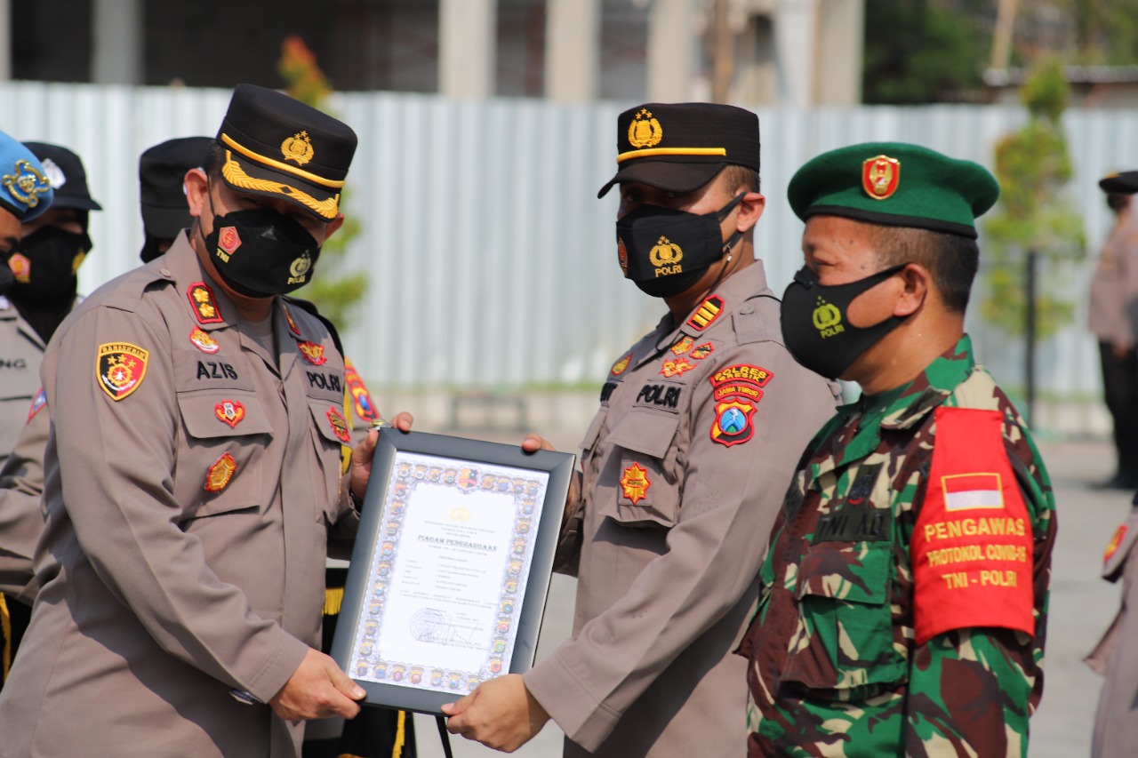 Kapolres Beri Penghargaan Satgas Covid-19 Gresik Kota