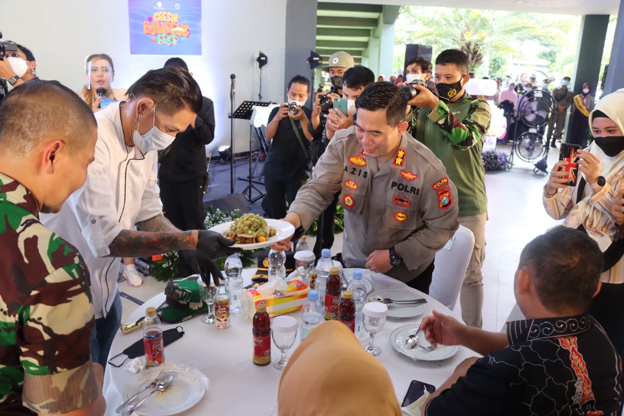 Kapolres Gresik Cicipi Bandeng Gresik olahan Chef Juna
