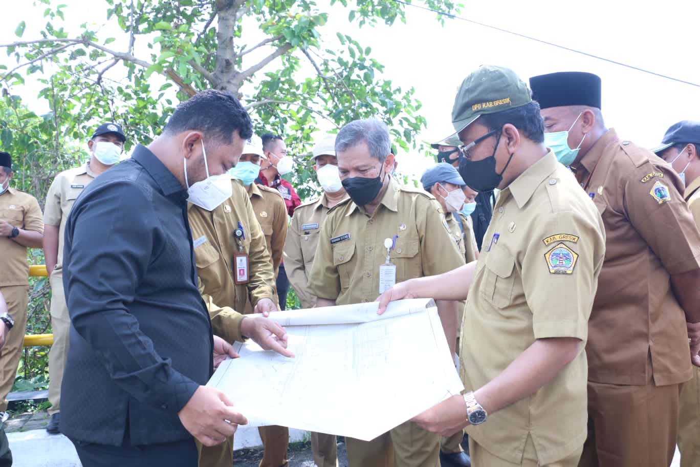 Gercep Bupati Gresik Tinjau Jembatan Kacangan Benjeng Yang Ambruk