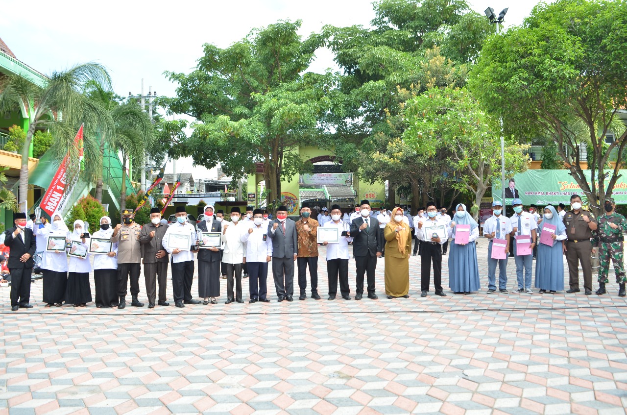 Peringati HAB ke 76, Bupati Gresik Bacakan Pidato Menteri Agama