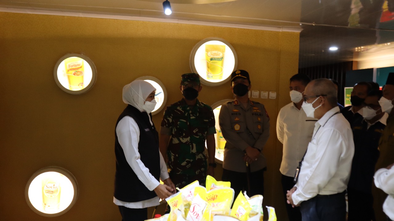 Forkopimda Jatim Bersama Kapolres Gresik Tinjau Langsung Dua Pabrik Minyak di Gresik