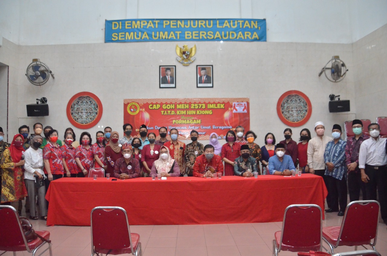 Nuansa Harmoni Pada Perayaan Cap Go Meh di Gresik