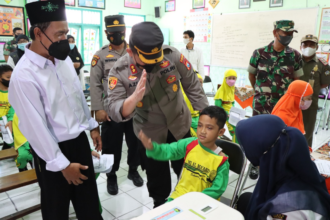Pelajar Cilik ini Ajak Tos Kapolres Gresik