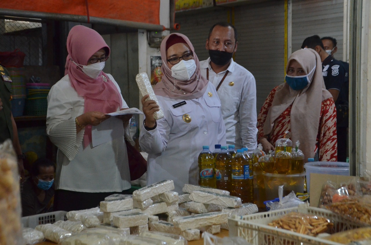Jelang Lebaran, Wabup Bu Min Dengan Forkopimda Gresik Sidak di Pasar dan Mall