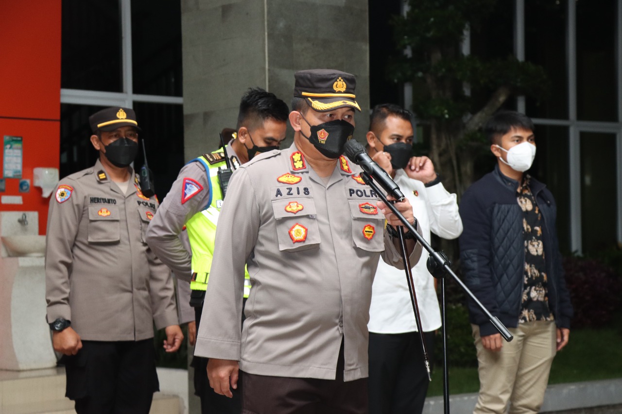 Tegas, Kapolres Gresik Pimpin Penyekatan Demi Mencegah Penularan Wabah PMK