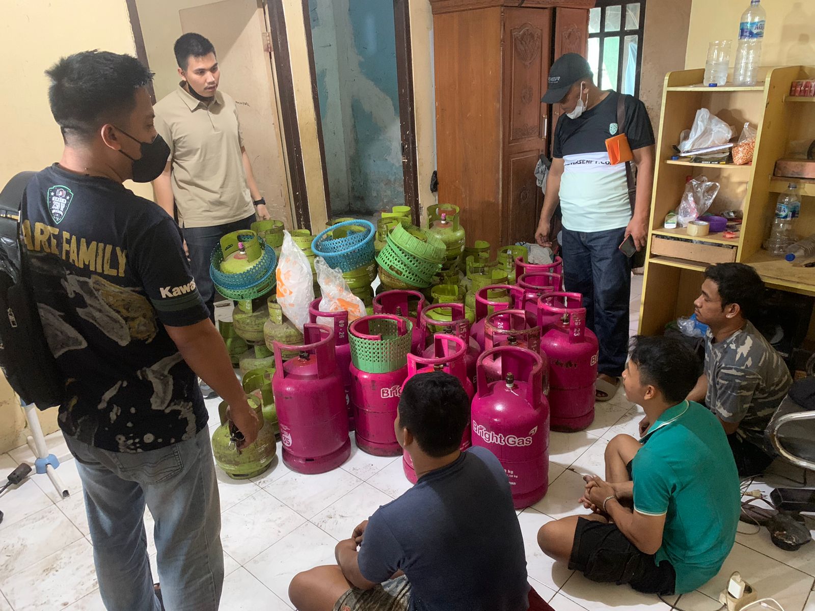 Polres Gresik Bongkar Praktek Bisnis Elpiji Oplosan