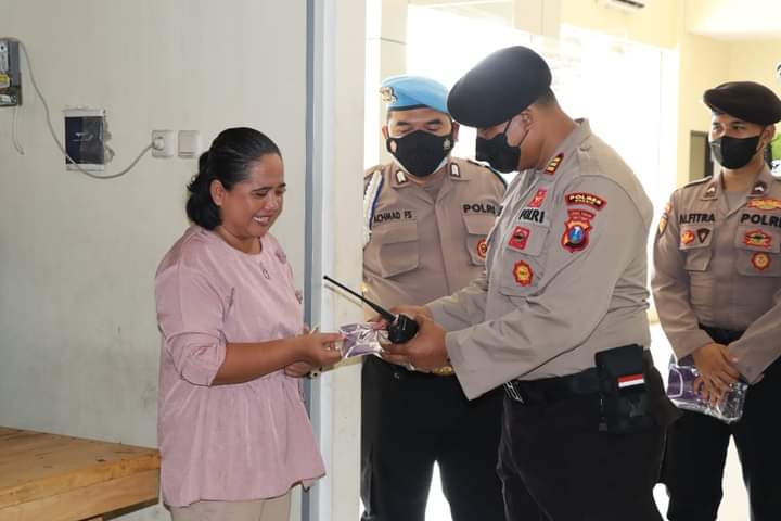 Polres Gresik Terus Disiplinkan Penggunaan Masker di Tempat Umum