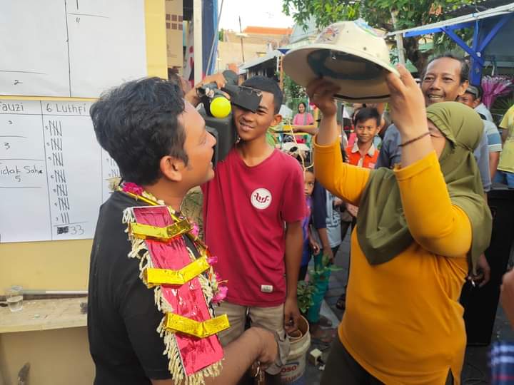 Momen Pak RT Diarak Oleh Warga RT 5 Di Kelurahan Karang Turi Gresik