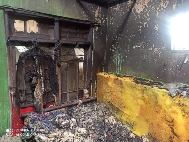 Korsleting Listrik, Rumah Berlantai Dua di Gresik Ludes Terbakar