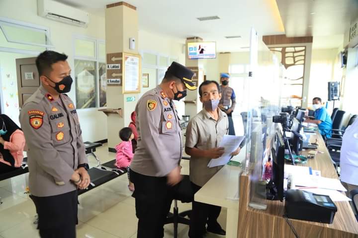 Pastikan Pelayanan Prima, Kapolres Gresik Tinjau Kualitas Pelayanan Masyarakat