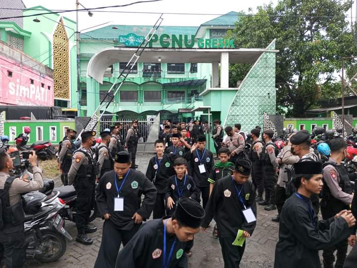 Polres Gresik Bantu Pengamanan Pembaiatan Santri Baru Pencak Silat NU Pagar Nusa