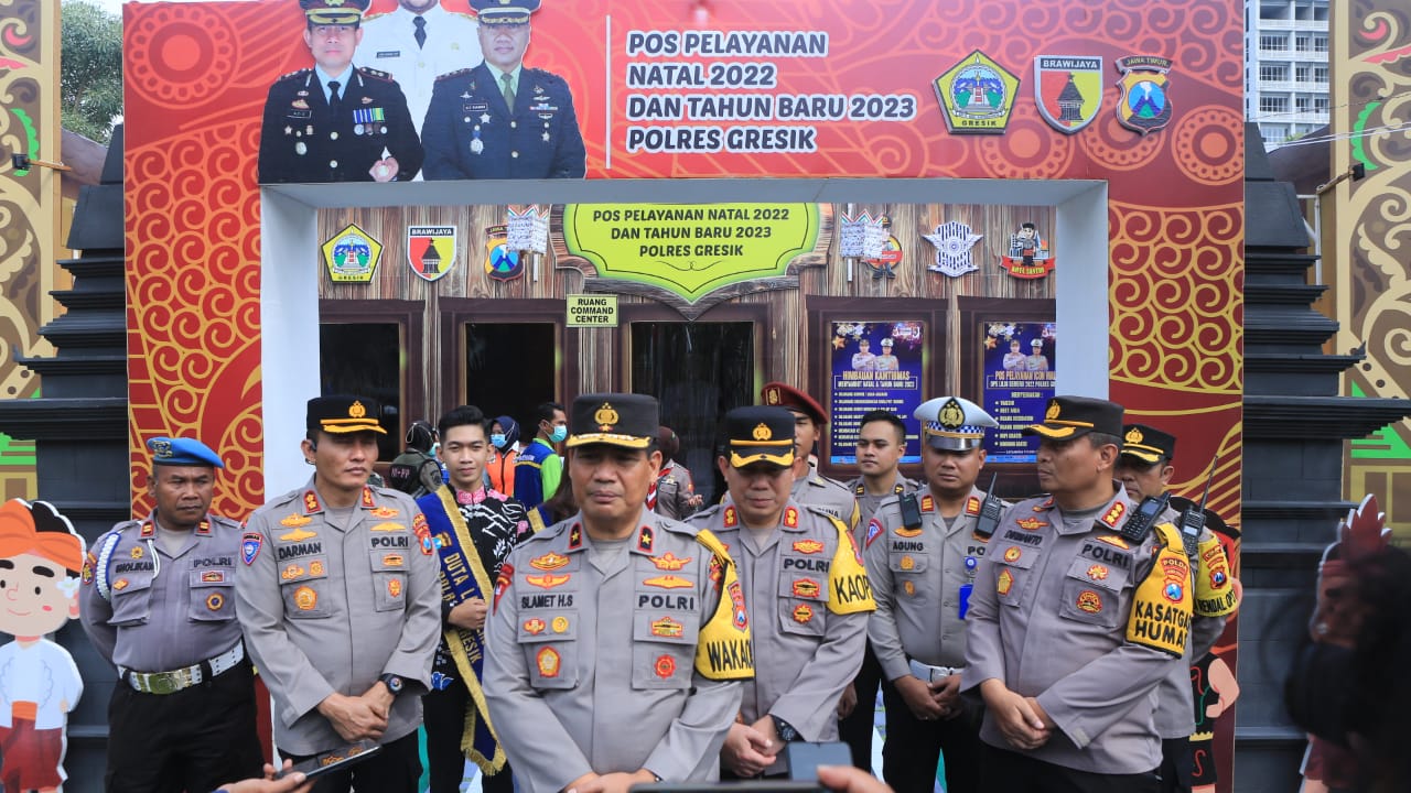 Pastikan Keamanan Pergantian Tahun, Wakapolda Jatim Cek Pos Pengamanan di Polres Gresik