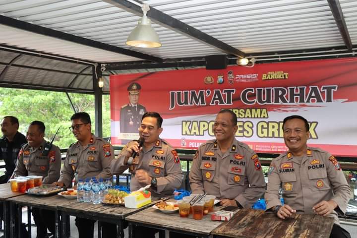 Program Jumat Curhat, Kapolres Ajak Ojol di Gresik Taat Peraturan Lalu lintas