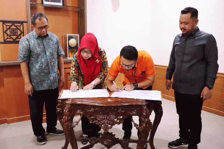 Mudahkan Layanan, Pemkab Gresik Jalin MoU Bersama Kantor Pos Indonesia