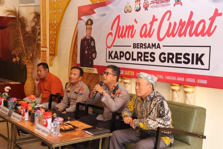 Jum’at Curhat, Polres Gresik Tindak Lanjuti Keluhan Minyak Goreng Hingga Jukir Pasar