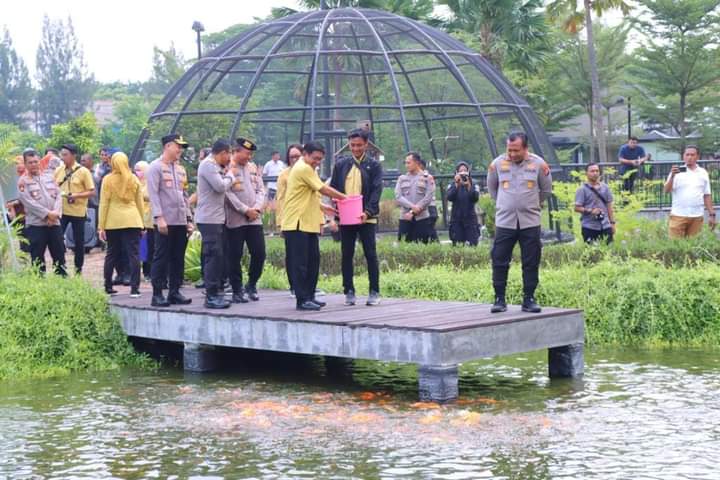 Kunker Kapolda Jatim di Kebun Percobaan PT Petrokimia Gresik