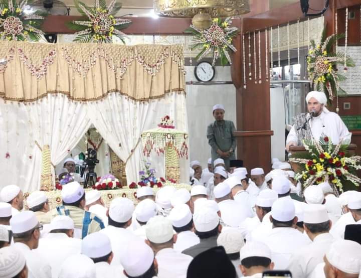 Ribuan Jamaah Dalam dan Luar Negeri Hadiri Puncak Haul Habib Abu Bakar Assegaf Gresik