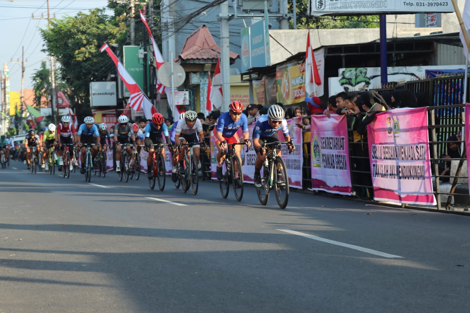 549 Pembalap Ramaikan Road to Tour of Kemala Seri 3 Gresik Criterium 2023