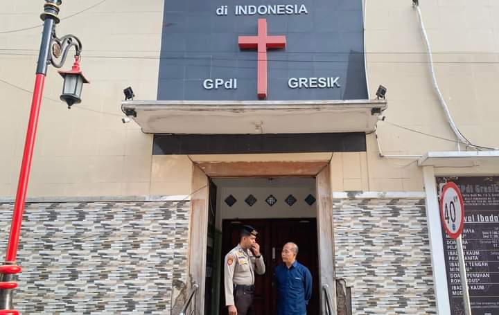 Wujud Pelayanan Prima, Polres Gresik Laksanakan Pengaman Gereja