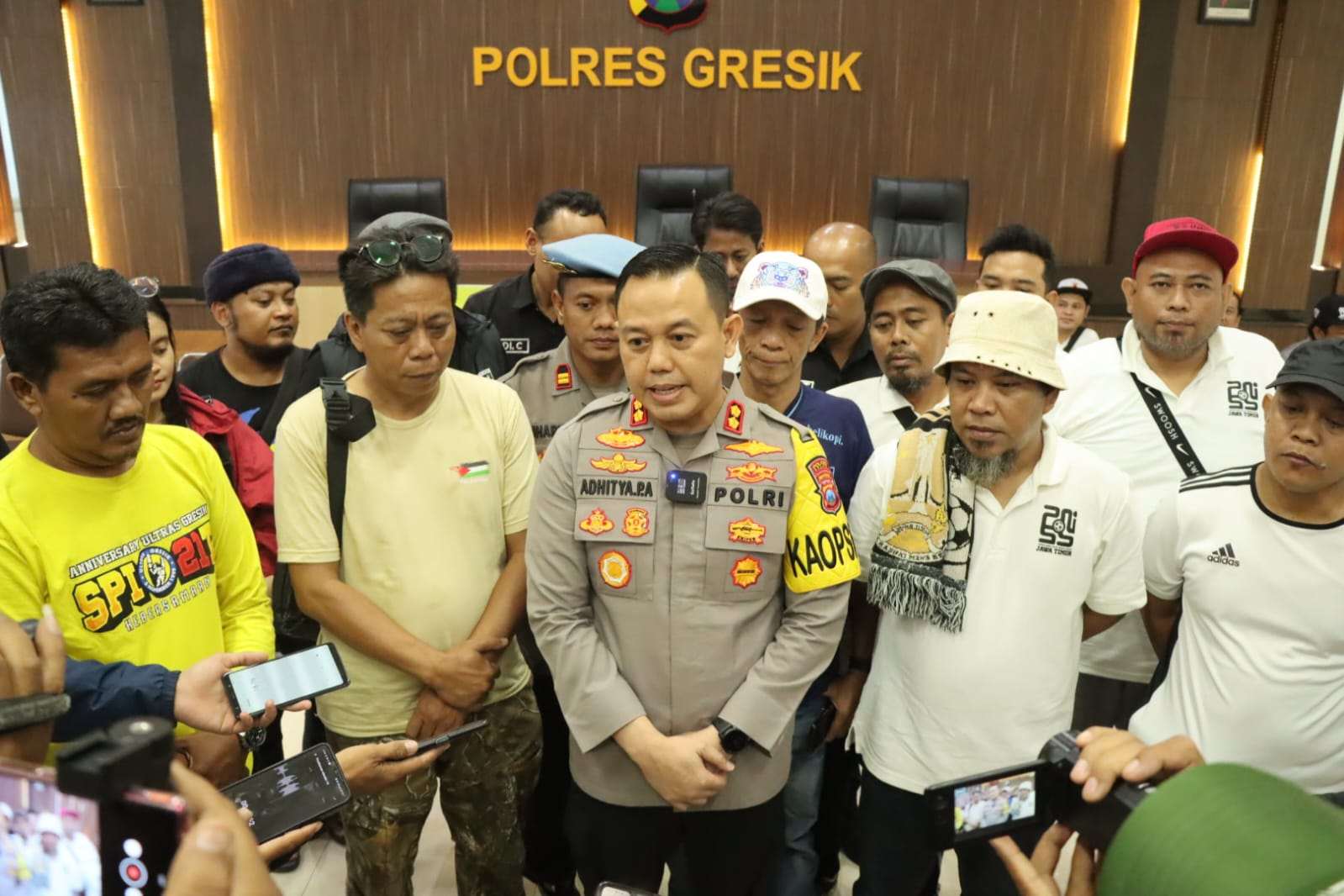 Presidium Nasional Suporter Sepak Bola Indonesia Silaturahmi ke Polres Gresik