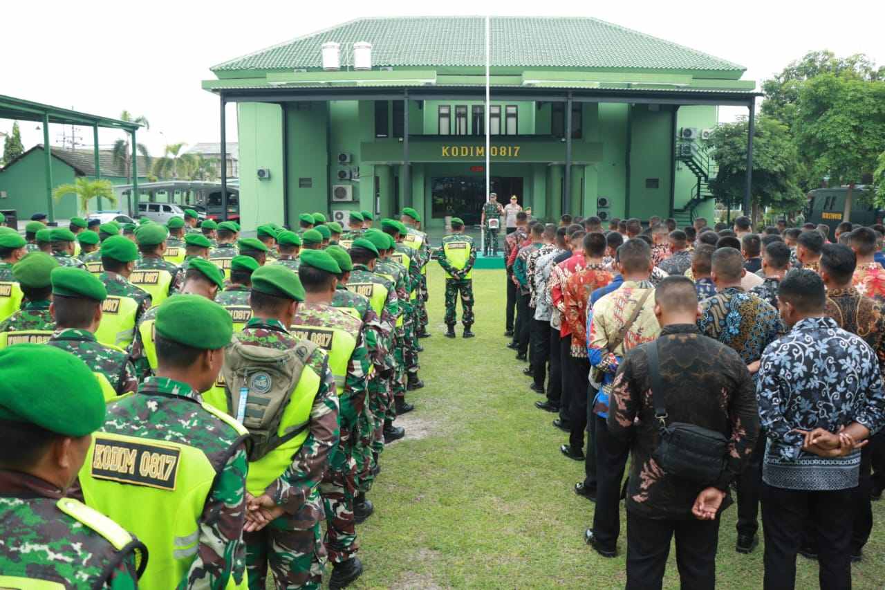 Sinergi TNI-Polri Dalam Pengamanan Kunker Presiden Jokowi di Kabupaten Gresik