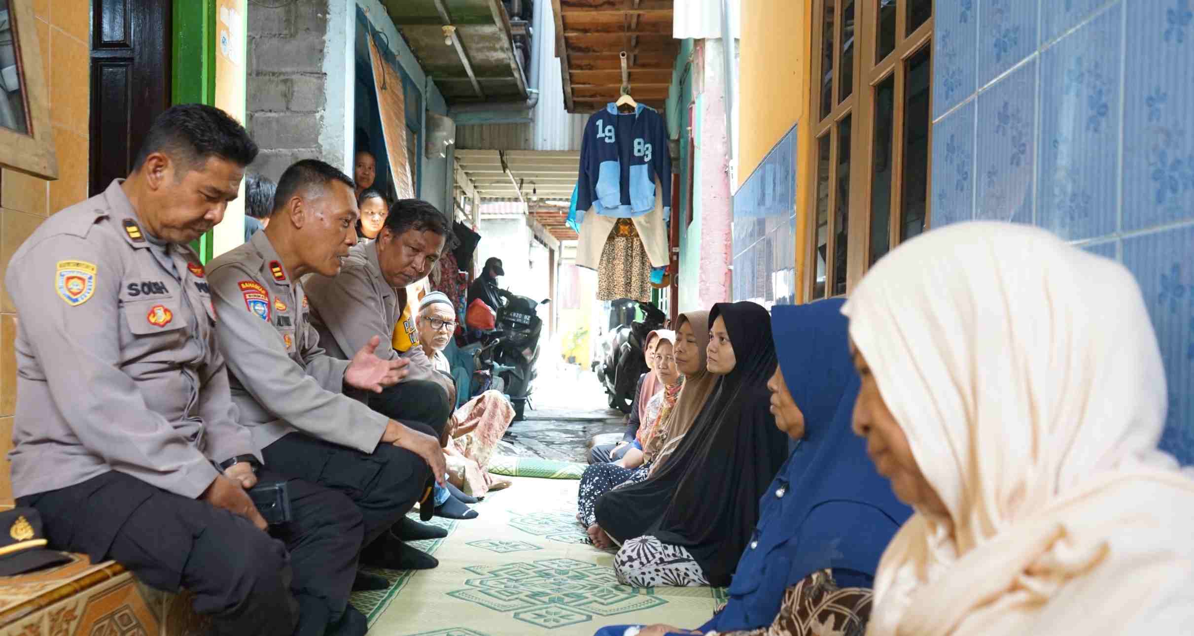 Polres Gresik gelar Jumat Curhat, dengarkan Keluhan Warga Pulo Pancikan