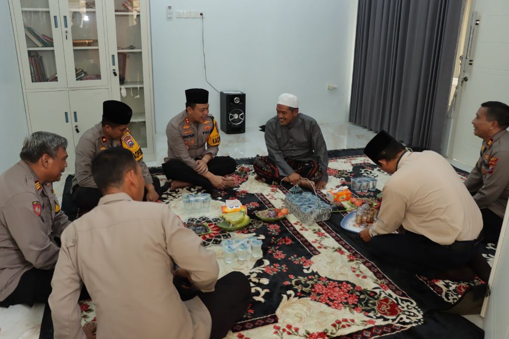 Jelang Pemilu 2024, Kapolres Gresik Silaturahmi ke Pondok Pesantren Minta Doa dan Bimbingan