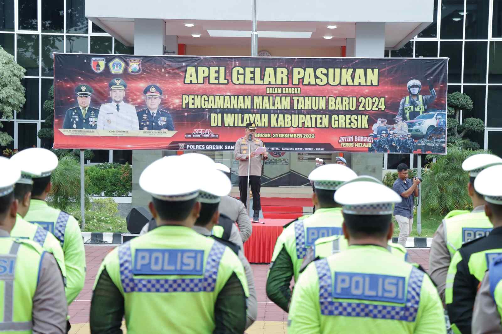 Polres Gresik Apel Gelar Pasukan Pengamanan Malam Tahun Baru 2024