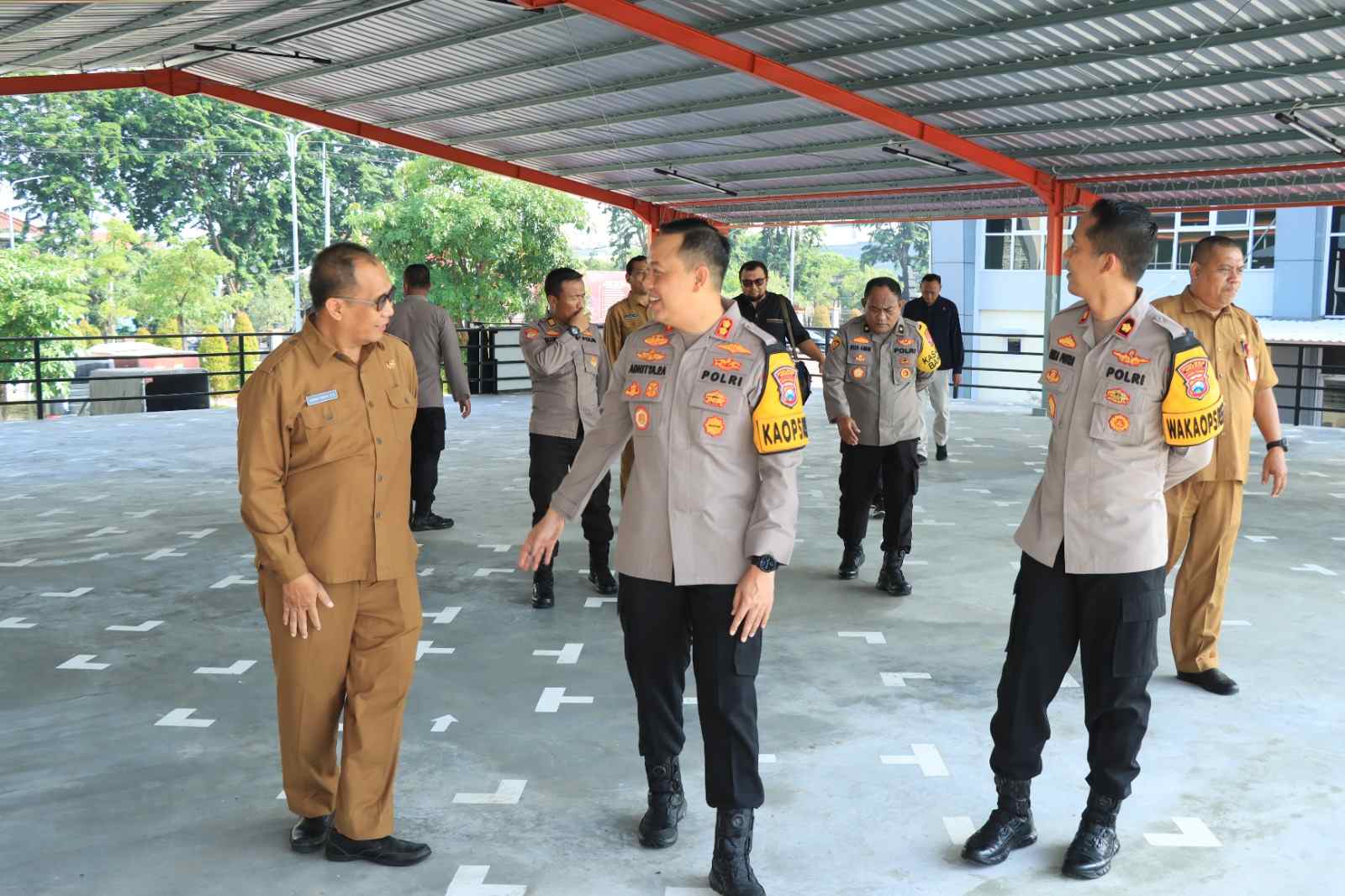 Kapolres Resmikan Gedung Parkir Wicaksana Laghawa di Mapolres Gresik