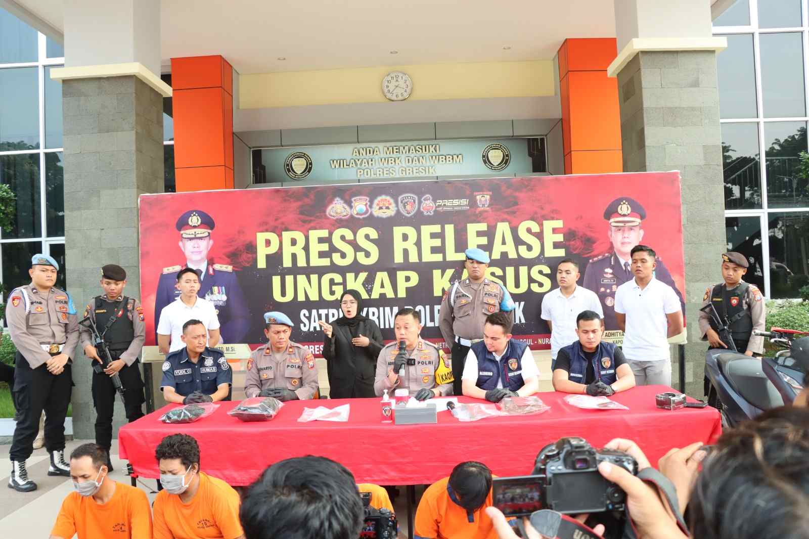 Gercep Polisi Gresik Amankan Tersangka Pembunuhan di Desa Pranti