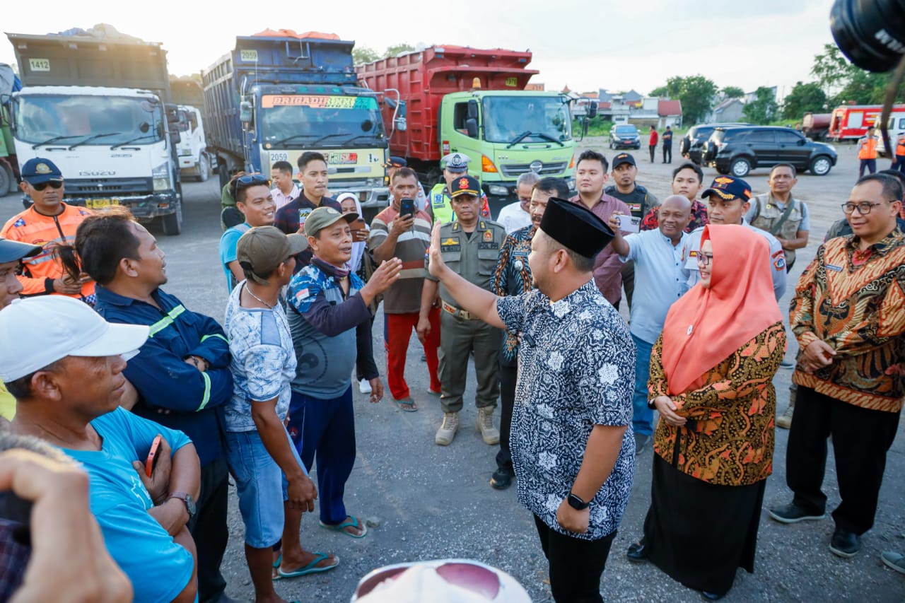 Kurangi Kemacetan Jalur Pantura, Bupati Gresik Resmikan Tempat Parkir Khusus Truk