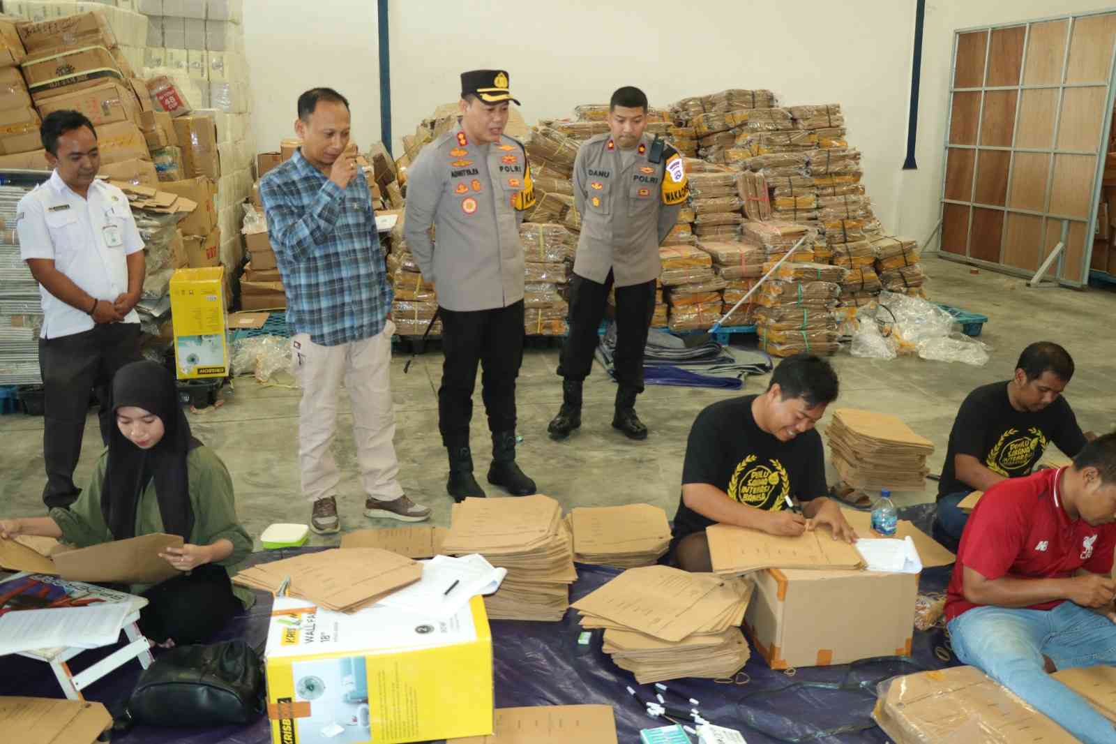 Pastikan Keamanan, Kapolres Gresik Gelar Pengecekan Kantor dan Gudang KPU Gresik