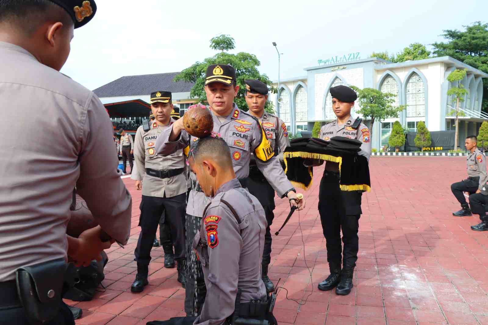 Kapolres Gresik Tutup Pembinaan Tradisi Bintara Remaja Polres Gresik