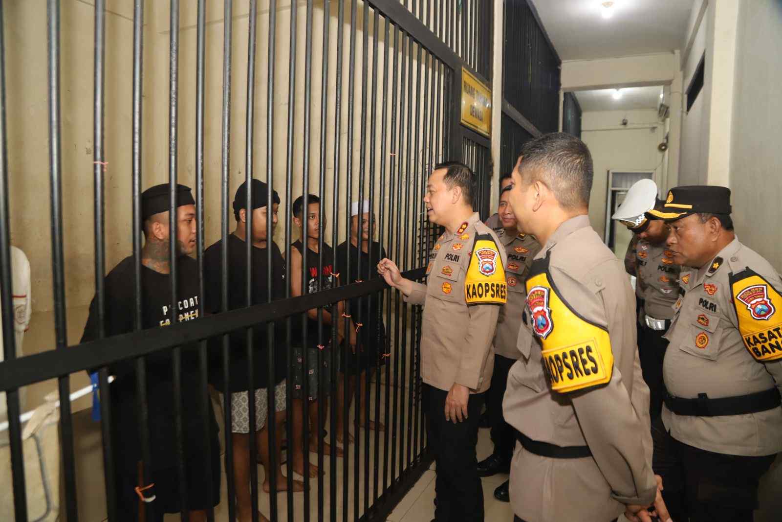 Pastikan Situasi Aman, Kapolres Gresik Cek Ruang Tahanan
