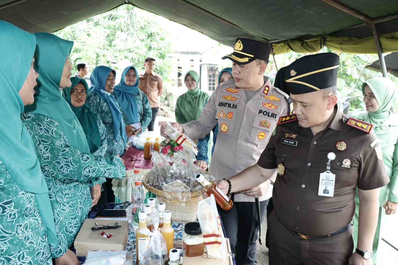 Kapolres Gresik Bersama Tim Wasev TMMD ke-119 Tahun 2024 di Desa Sembung Gresik