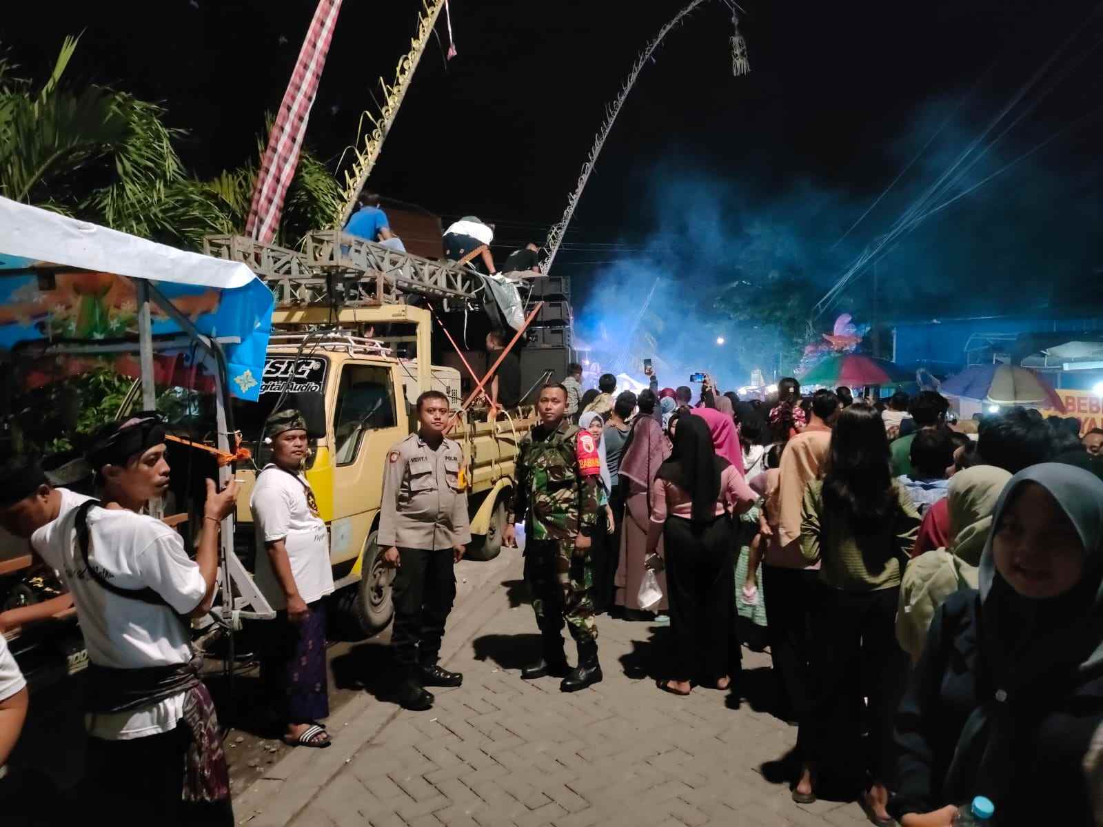 Beri Rasa Aman, Polres Gresik Gelar Pengamanan Pawai Ogoh-Ogoh di Menganti Gresik