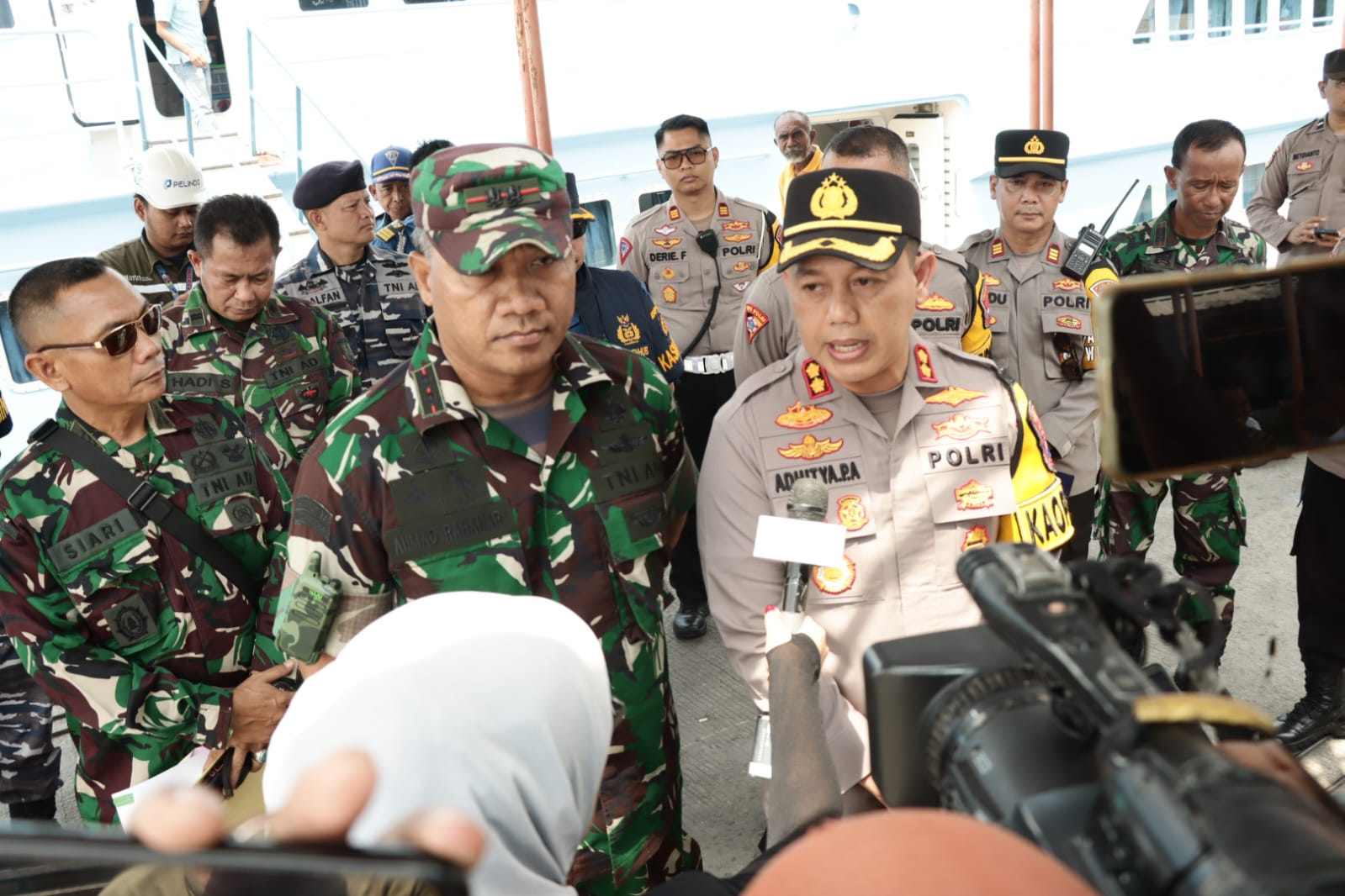 Kapolres Gresik dan Dandim Terjunkan Tim Trauma Healing tuk Korban Gempa di Pulau Bawean