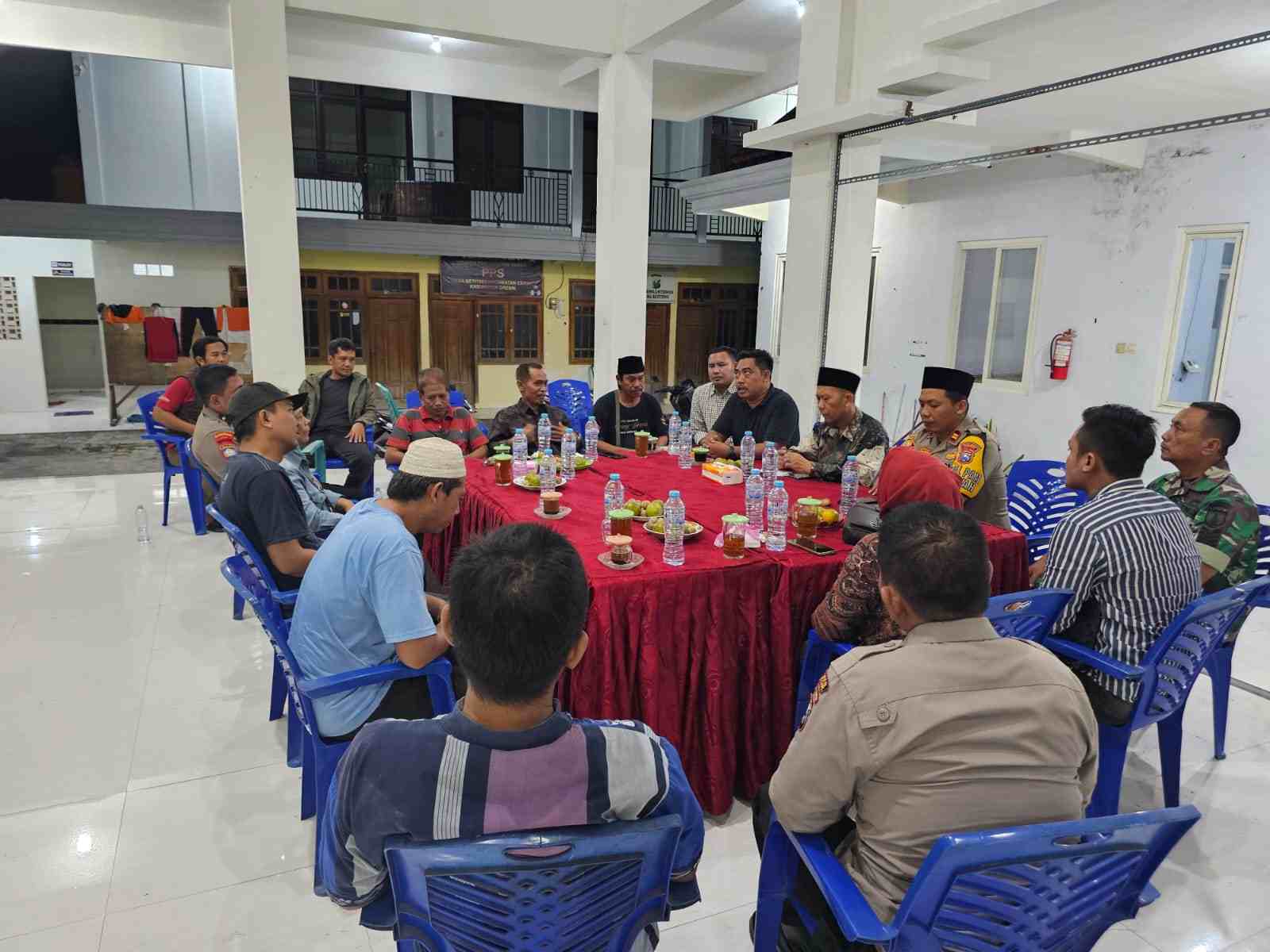 Polsek Cerme Bersama Forkopimcam Gelar Mediasi Terkait Penghentian Ibadah di Perum Cerme Indah