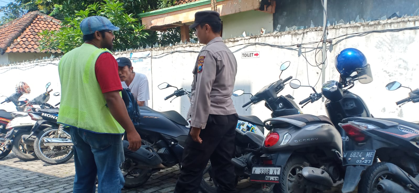Polsek Benjeng Gresik Patroli Pasar Barang Bekas untuk Cegah Curanmor