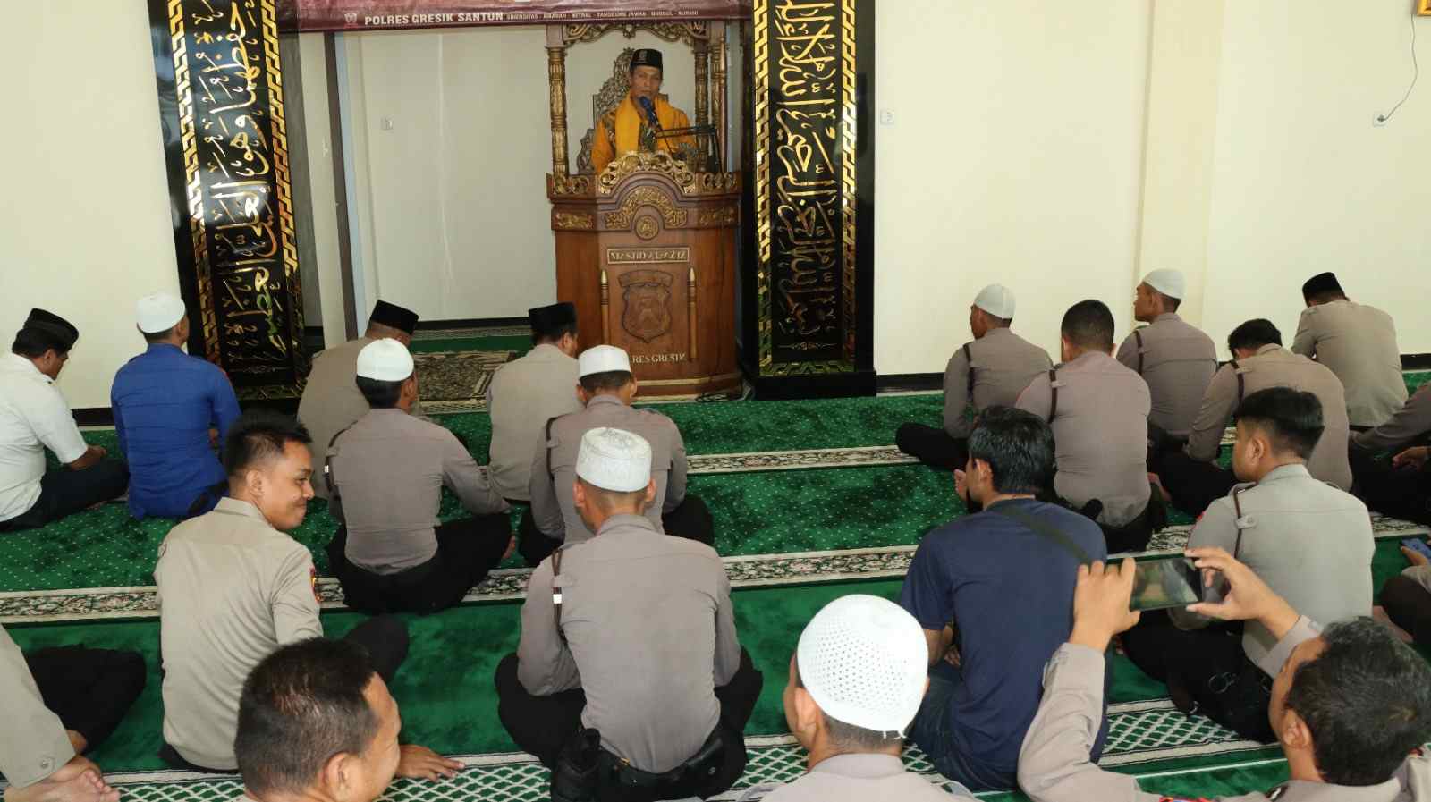 Kajian Binrohtal Polres Gresik Tingkatkan Keimanan dan Profesionalisme Personel