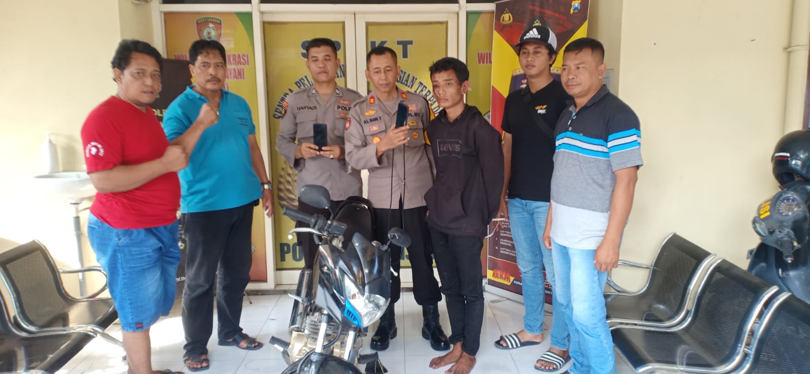 Polsek Benjeng Gresik Amankan Jambret Gasak iPhone