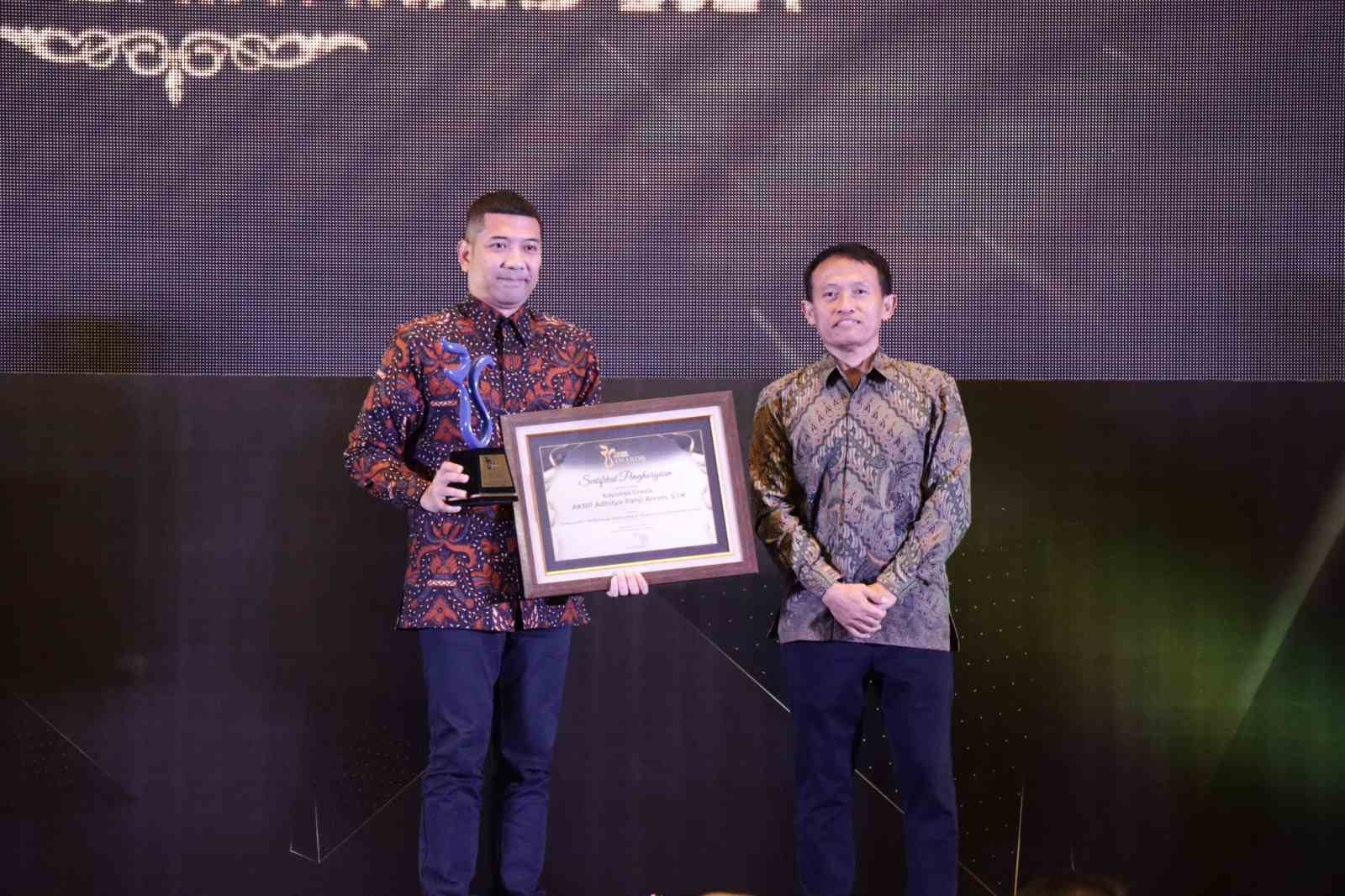 Berhasil jaga Kamtibmas Selama Pemilu, Kapolres Gresik Raih Penghargaan Radar Surabaya Awards 2024