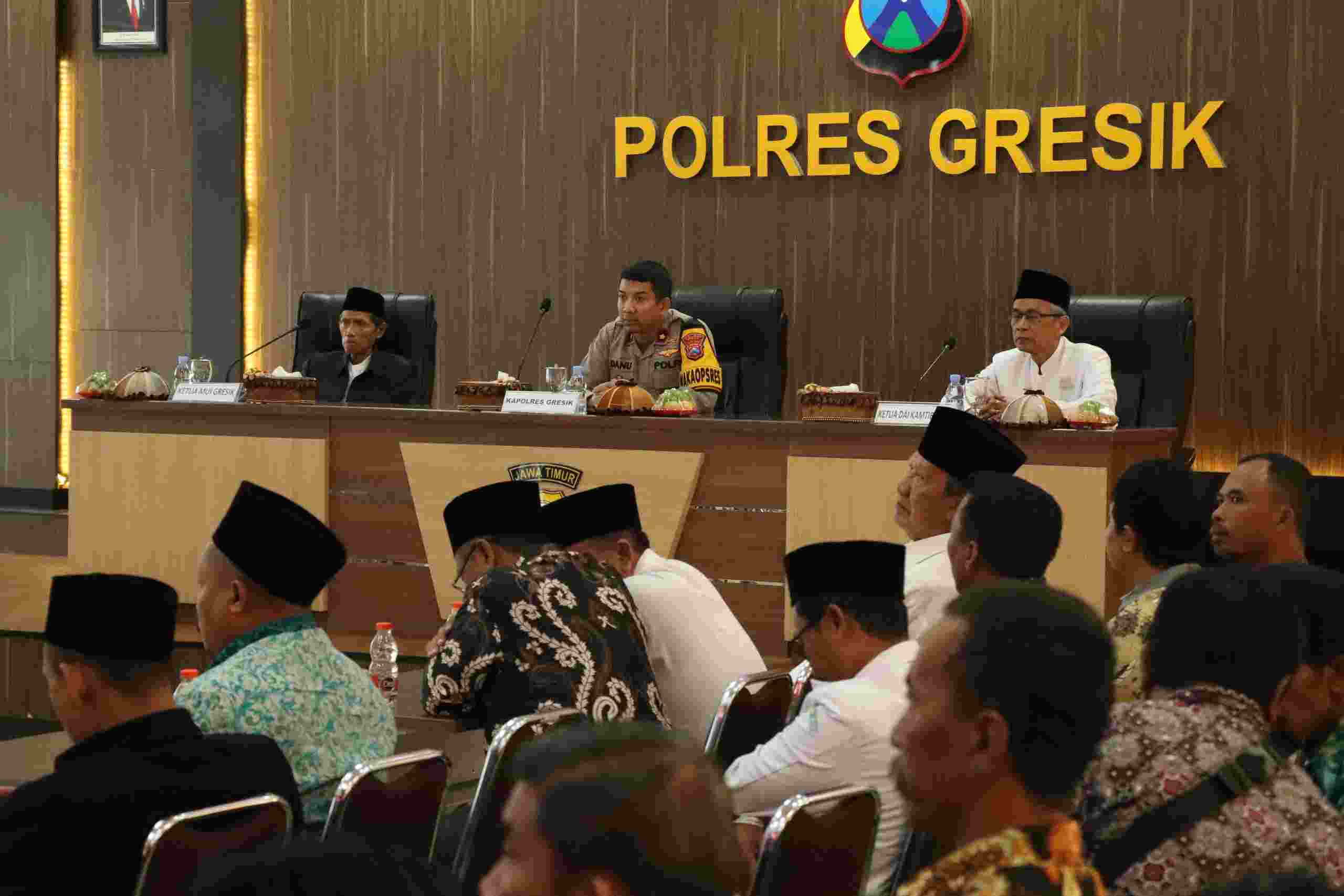 Polres Gresik Menggelar Cooling System Jelang pilkada Kabupaten Gresik 2024