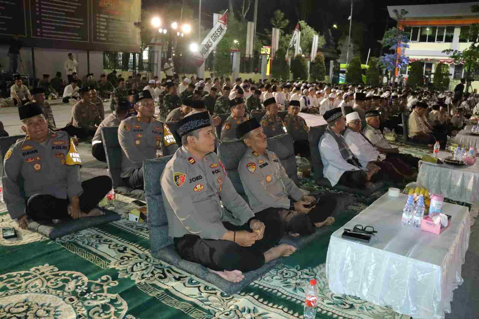 Polres Gresik Bersholawat dan Doa Bersama Jaga Pemilu Damai di Gresik