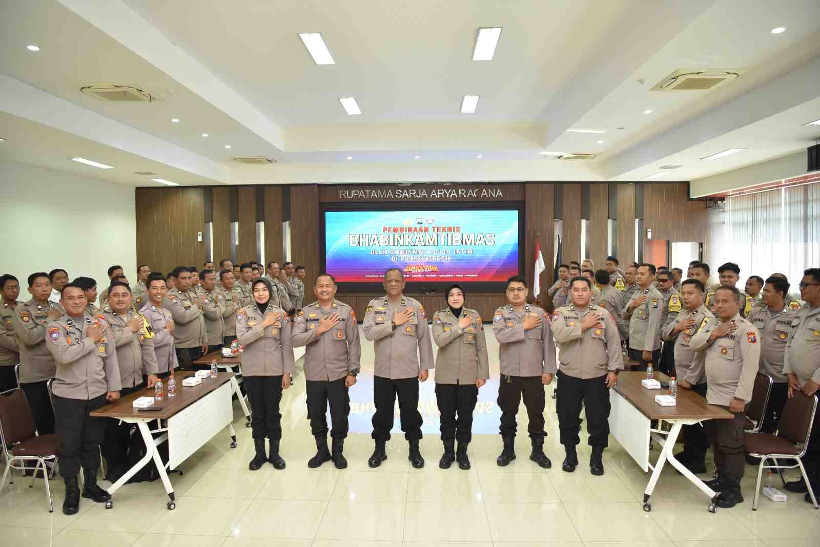 Tngkatkan Kapasitas Bhabinkamtibmas, Polres Gresik Gelar Safari Binteknis