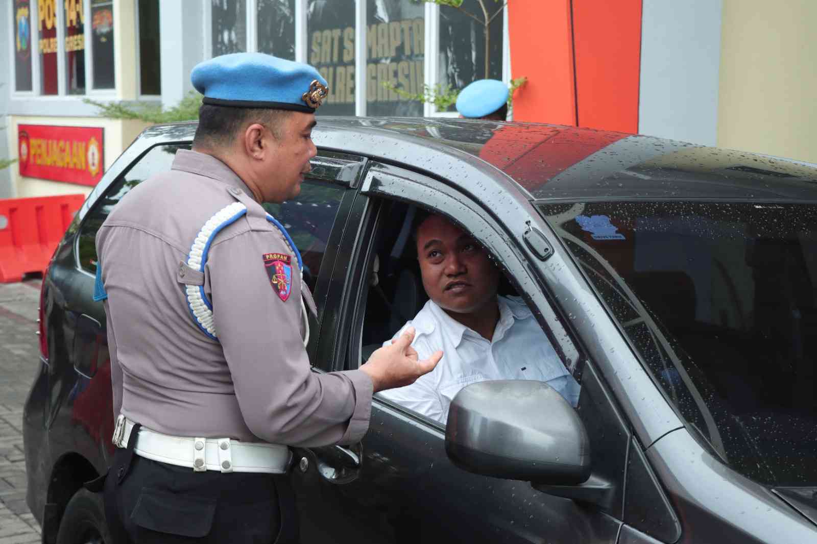 Propam Polres Gresik Gelar Pengecekan Kelengkapan Kendaraan Pribadi Anggota